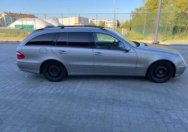 Mercedes-Benz Klasa E cena 28000 przebieg: 286000, rok produkcji 2005 z Skórcz małe 106